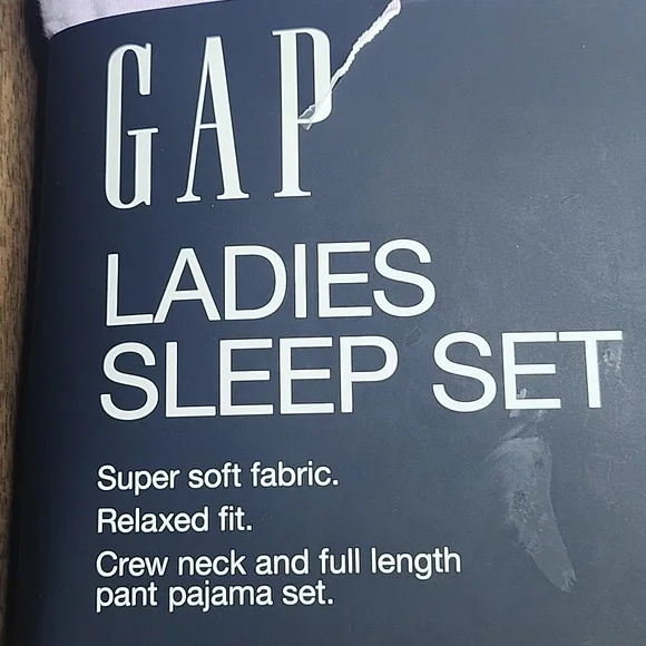 Gap Ladies Sleep Set - NWT - Picture 2 of 5